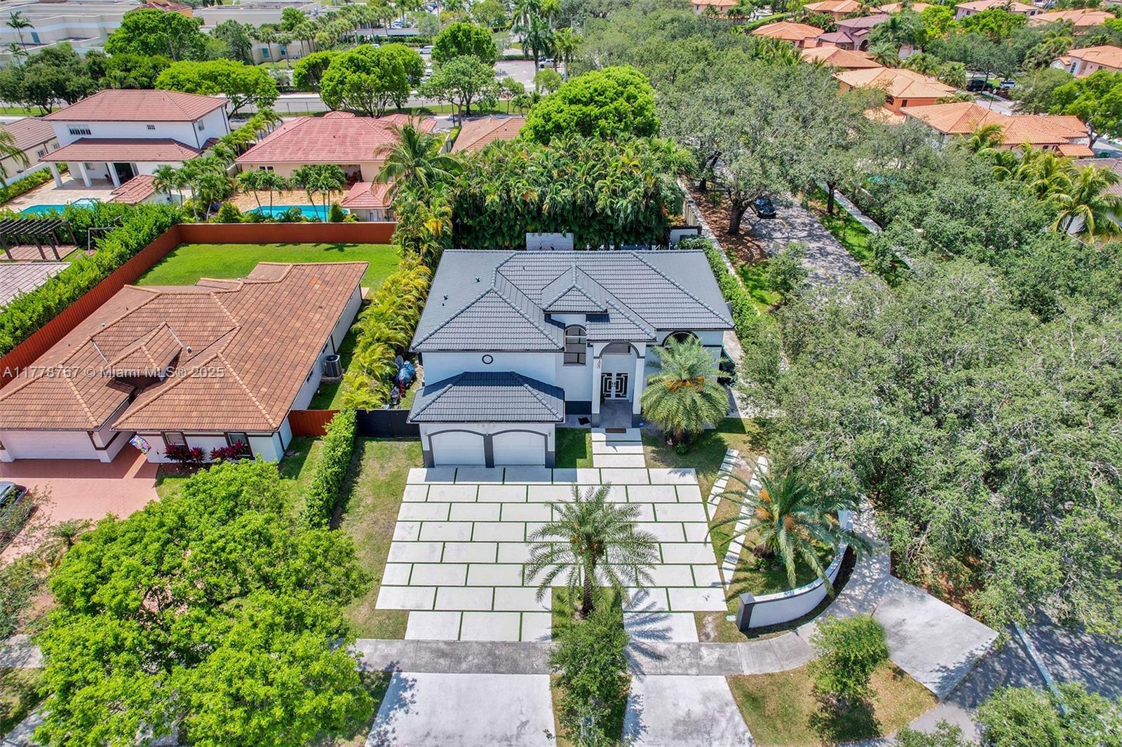 7870 NW 160th Ter, Miami Lakes, Florida image 6