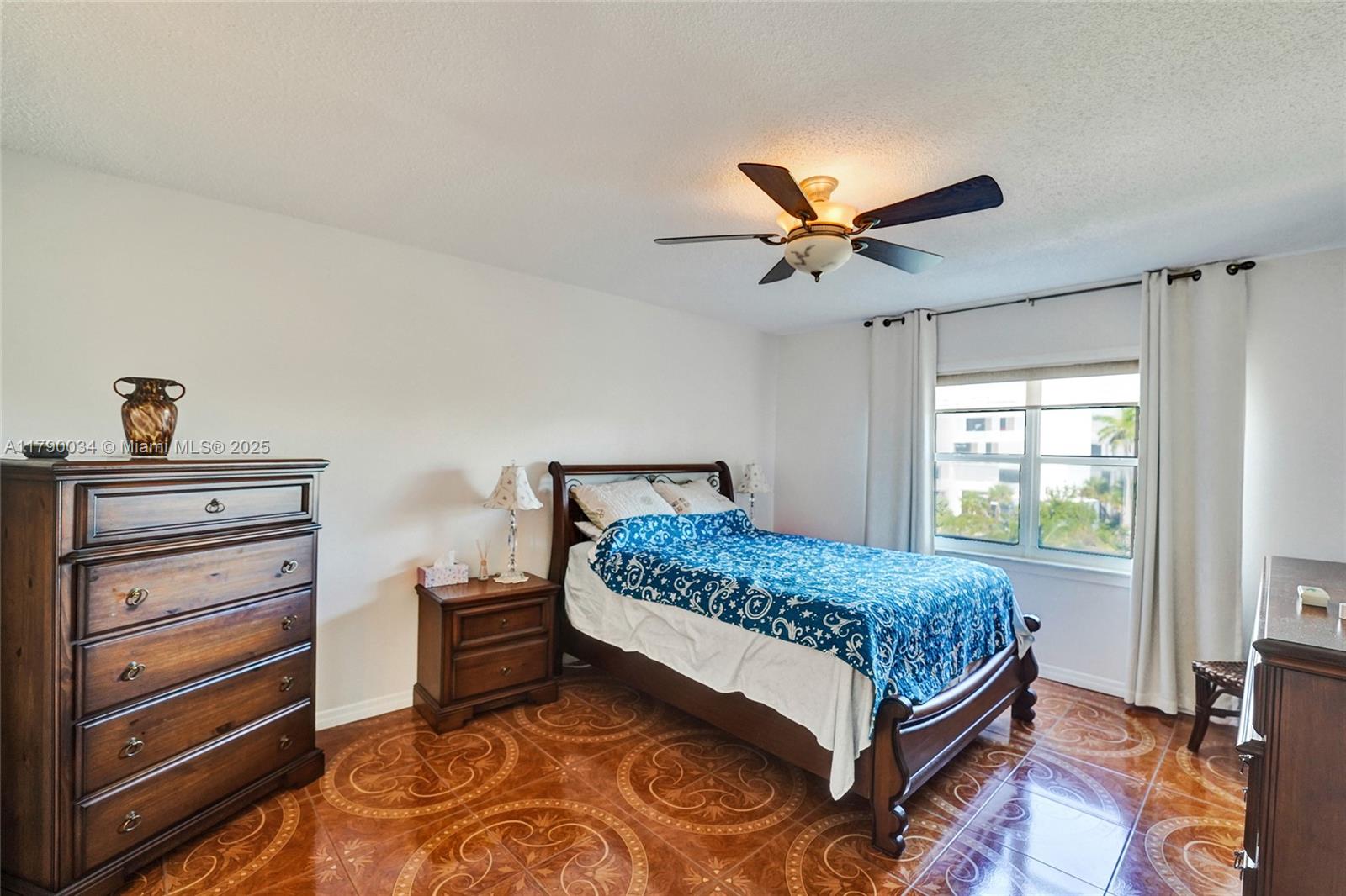 Listing Photo 17
