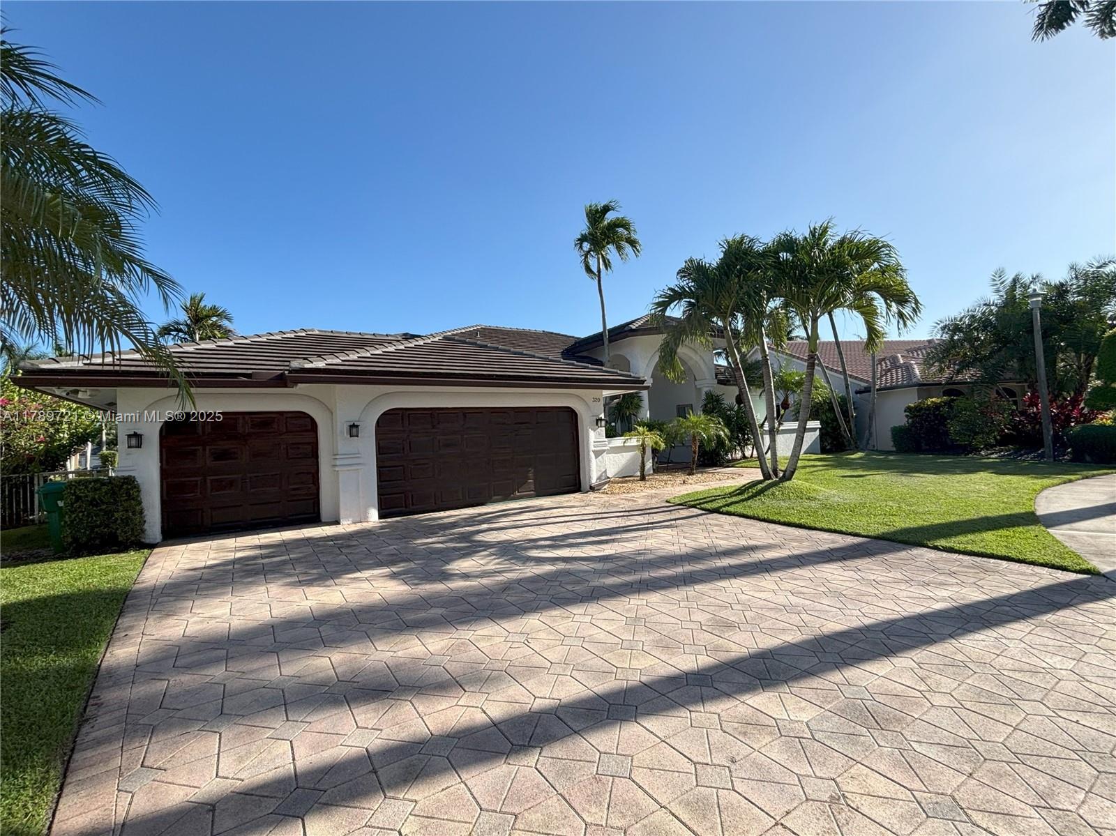 House for Sale in Plantation, FL