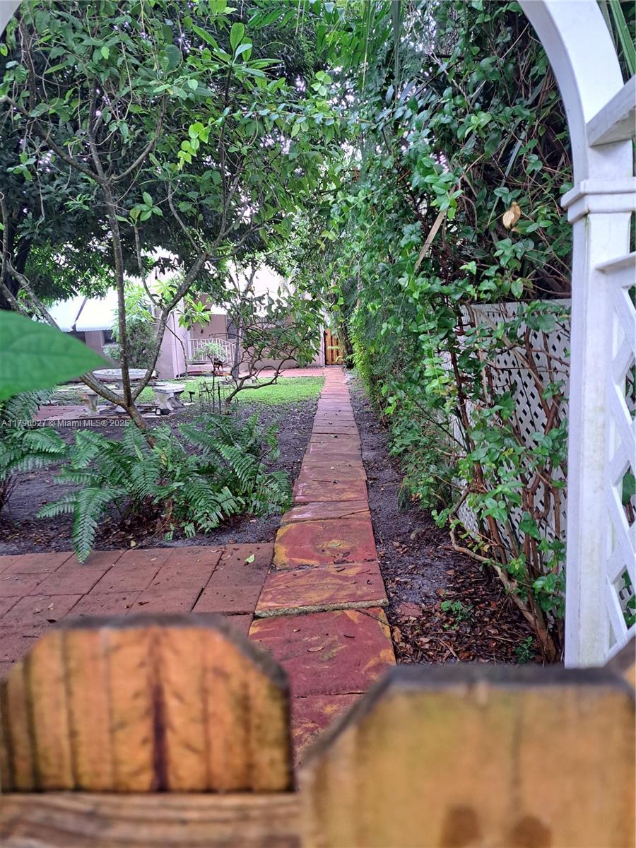 2020 Madison St, Hollywood, Florida image 3