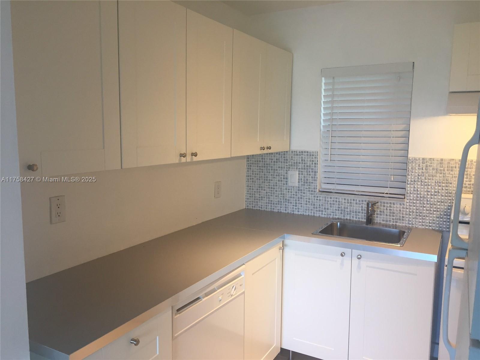 1701 Washington St #503, Hollywood, Florida image 2