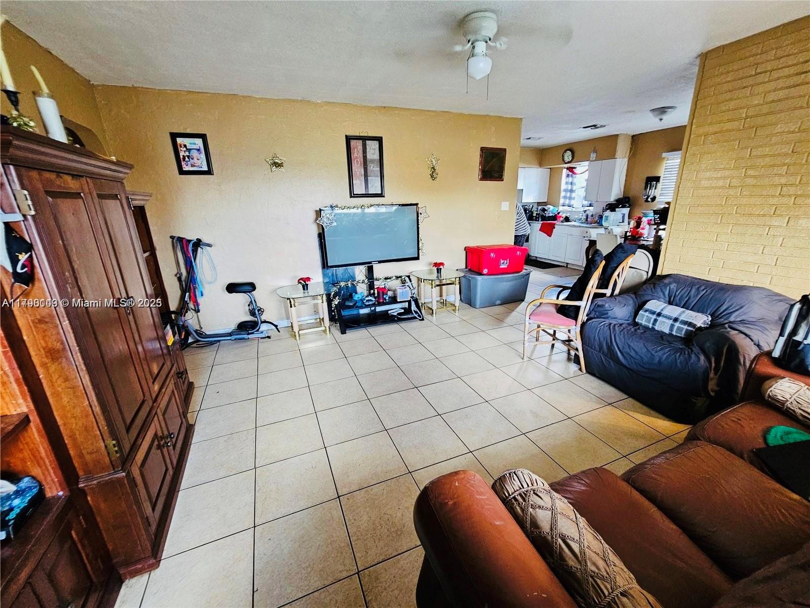 2540 NW 15th St, Fort Lauderdale, Florida image 9
