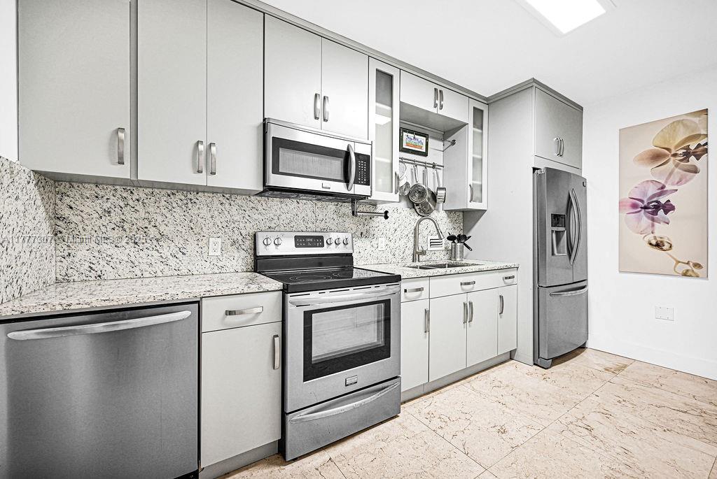 10185 Collins Ave #1003, Bal Harbour, Florida image 28