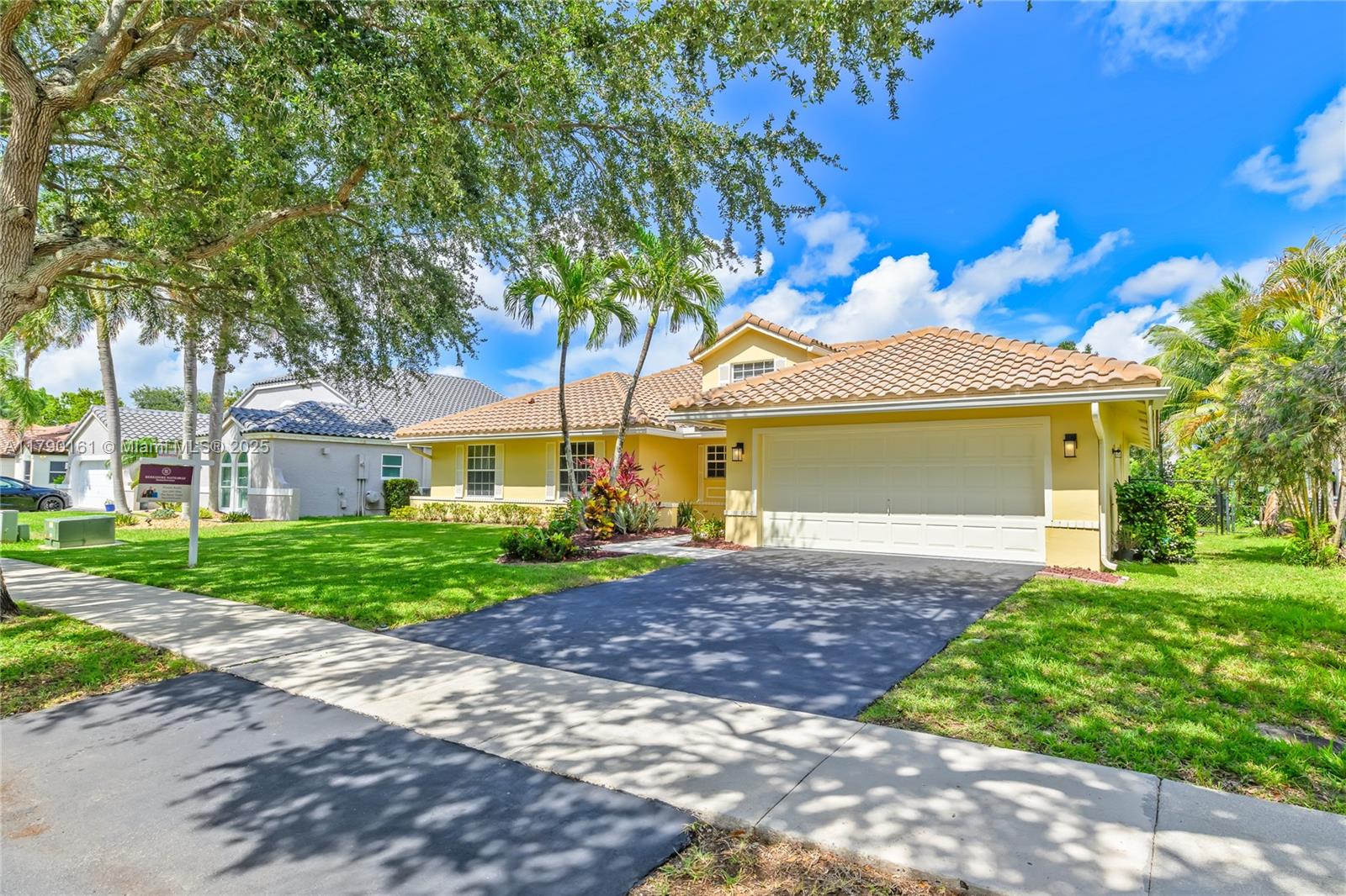 3562 W Southern Orchard Rd W, Davie, Florida image 2