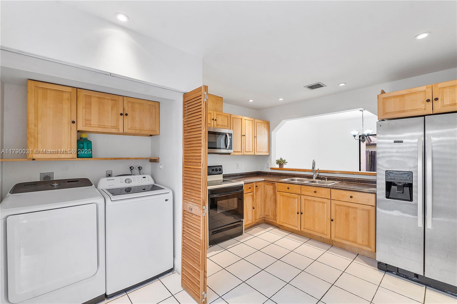 300 SW 96th Ter #300, Pembroke Pines, Florida image 11