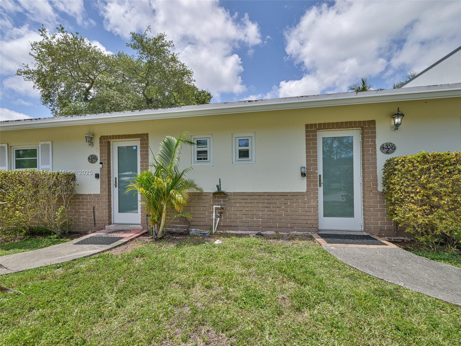 4396 SW 25th Ter, Dania Beach, Florida image 2