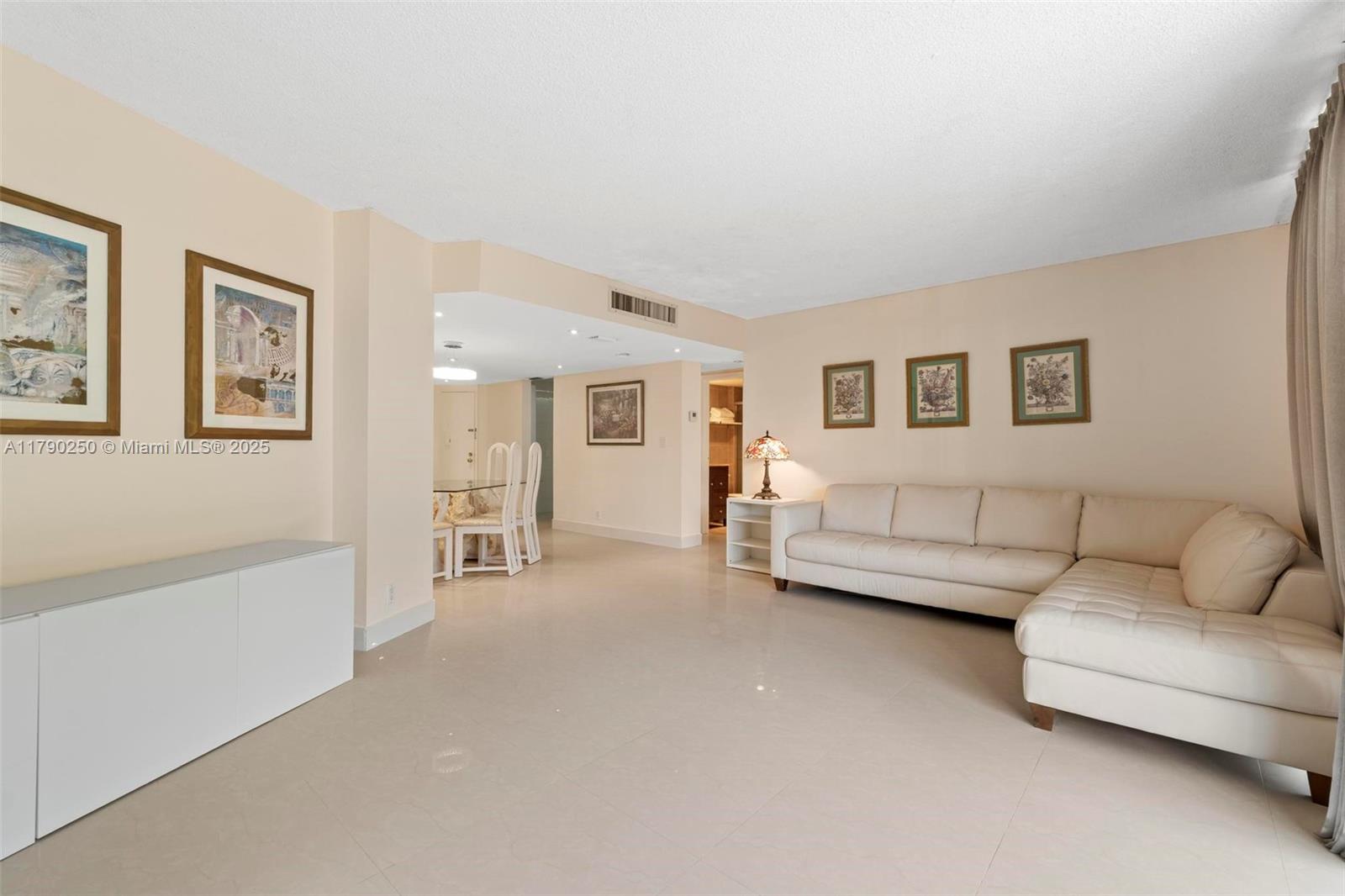3401 N Country Club Dr #311, Aventura, Florida image 12