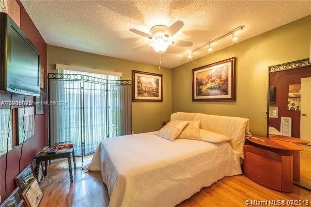 70 Ivy Rd, Hollywood, Florida image 9