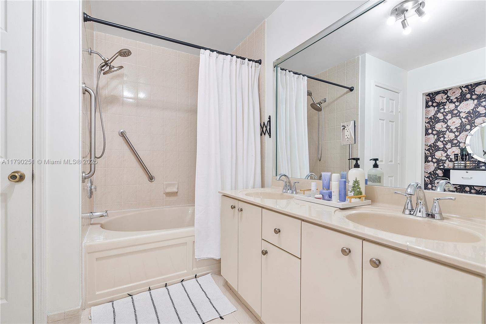 13995 S Cypress Cove Cir, Davie, Florida image 12