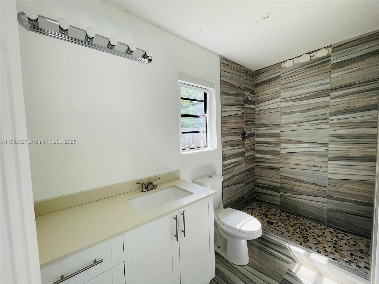 460 NE 178th St, North Miami Beach, Florida image 15