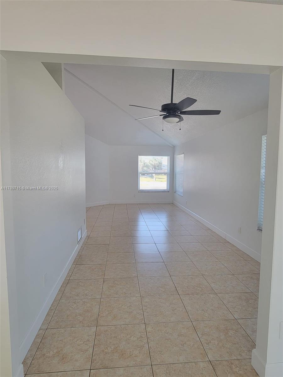 822 Diane Cir, Englewood, Florida image 4