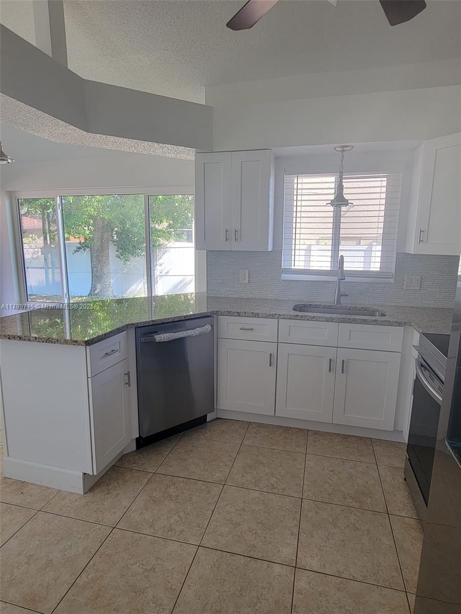 822 Diane Cir, Englewood, Florida image 6