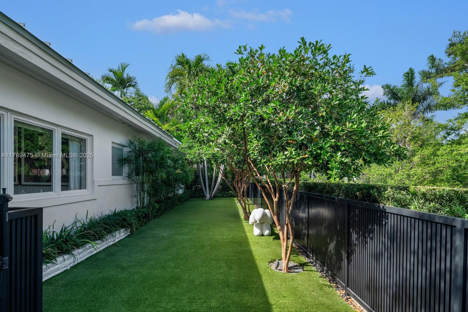 800 E Dilido Dr  For Sale A11789475, FL
