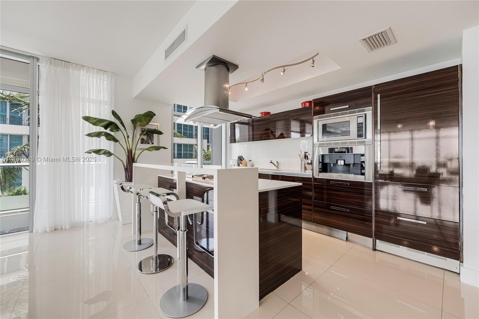 3737 Collins Ave #S-302, Miami Beach FL 33140