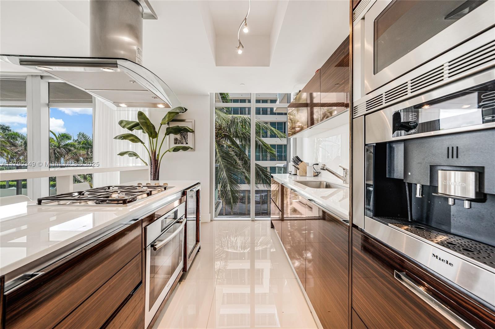 3737 Collins Ave #S-302, Miami Beach FL 33140