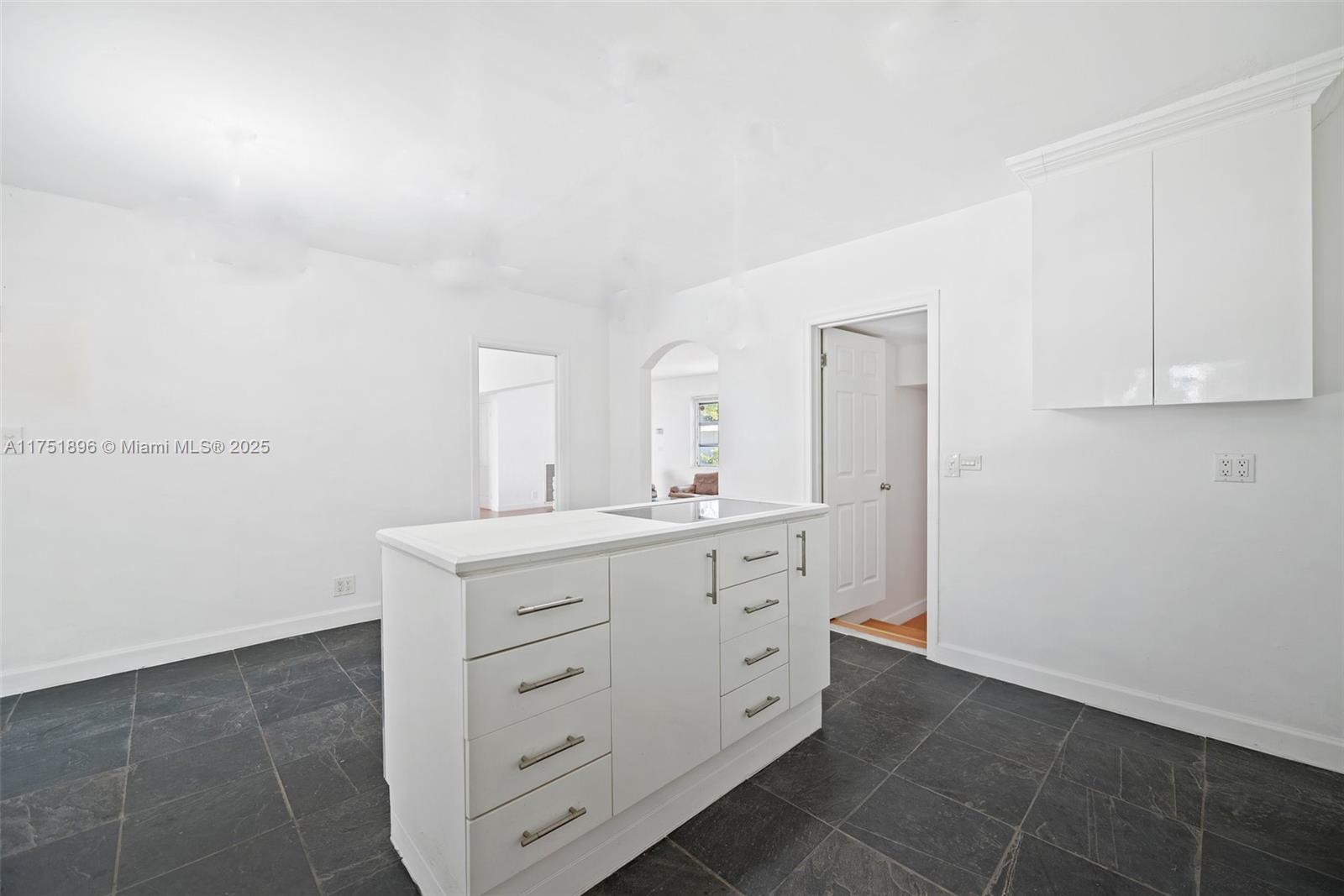 10635 NE 11 Ct, Miami Shores, Florida image 12