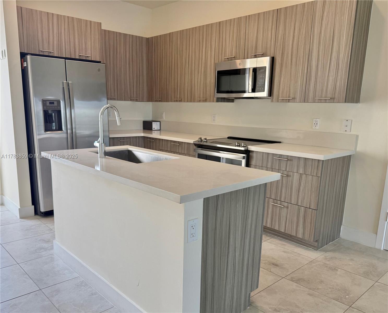 Property photo # 6