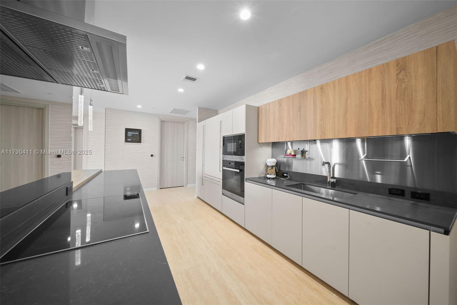 1000 Brickell Plz #PH5603, Miami FL 33131