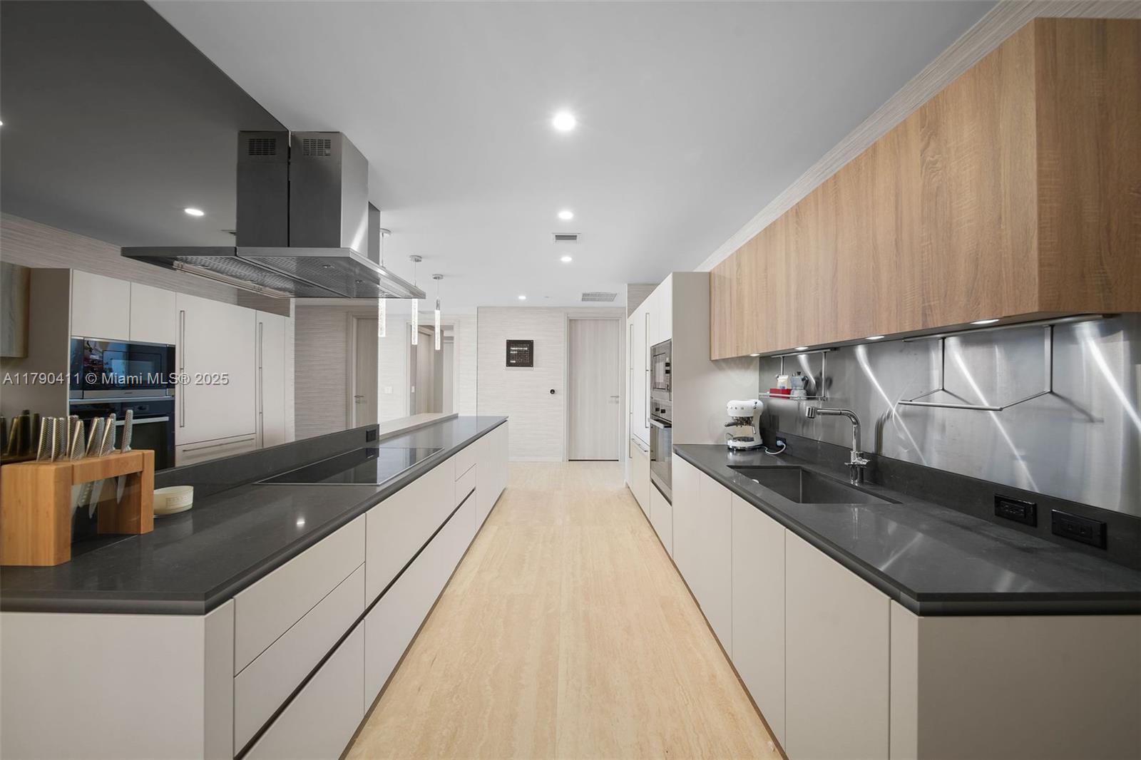 1000 Brickell Plz #PH5603, Miami FL 33131