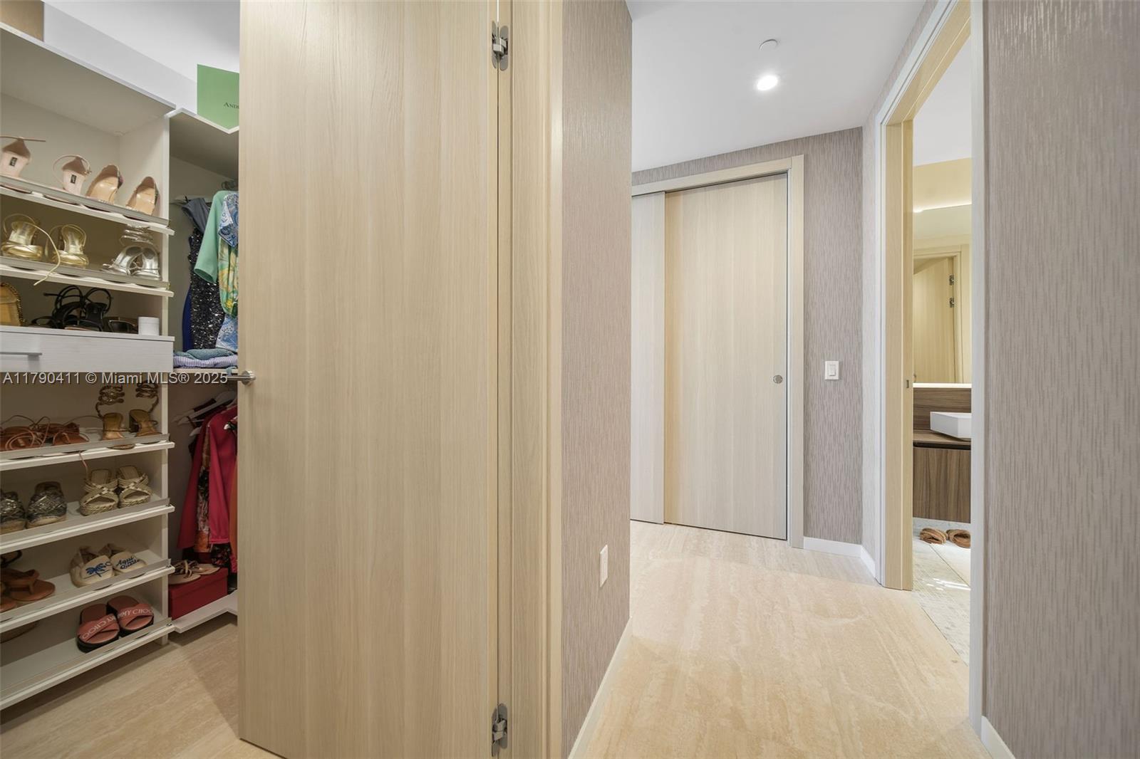 1000 Brickell Plz #PH5603, Miami FL 33131