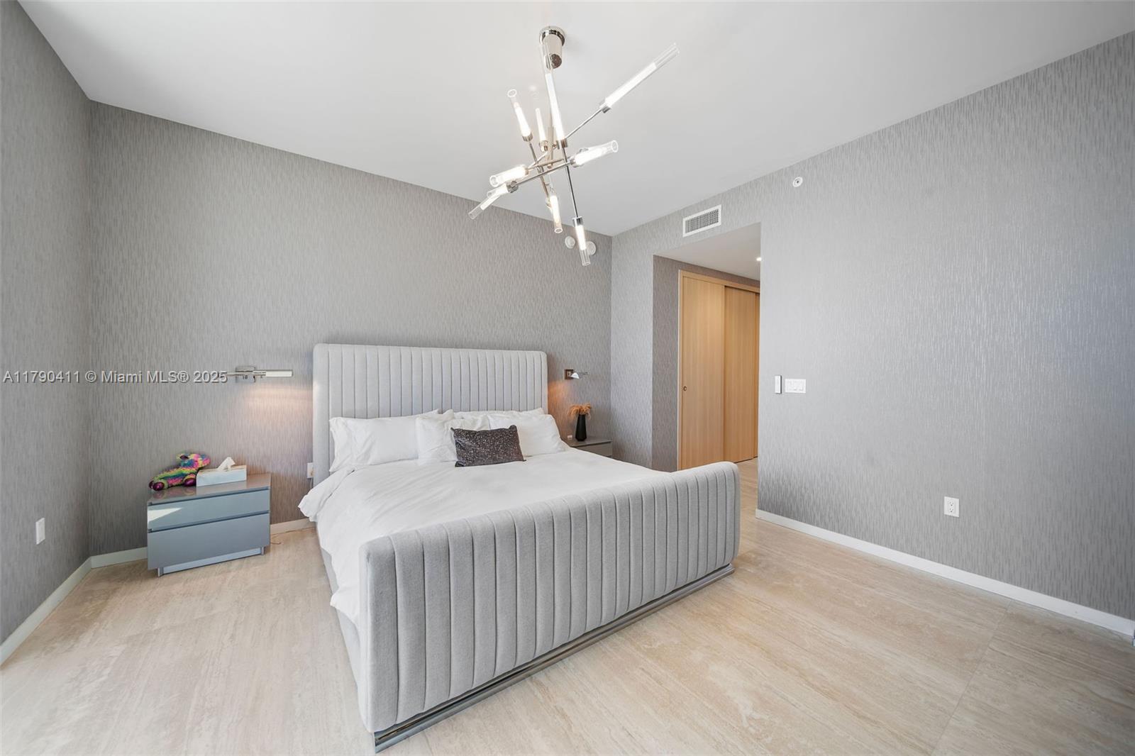 1000 Brickell Plz #PH5603, Miami FL 33131