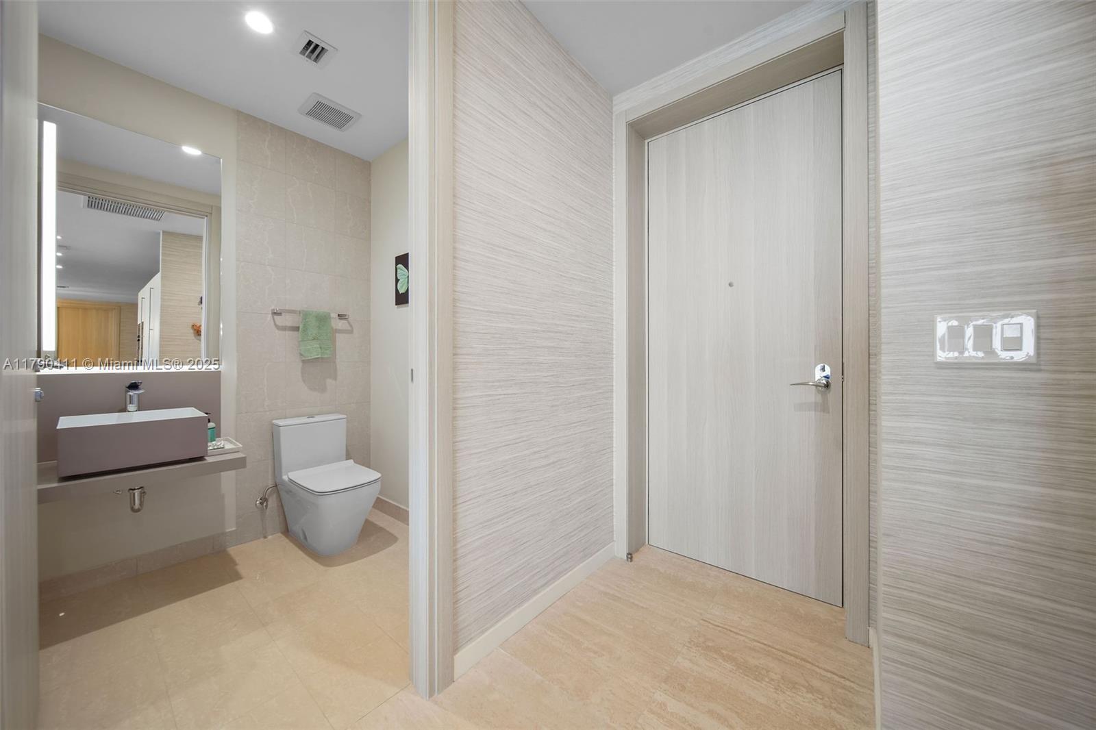 1000 Brickell Plz #PH5603, Miami FL 33131