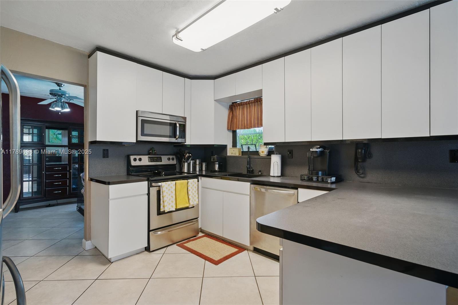 16674 SW 93rd Ct, Palmetto Bay, Florida image 18