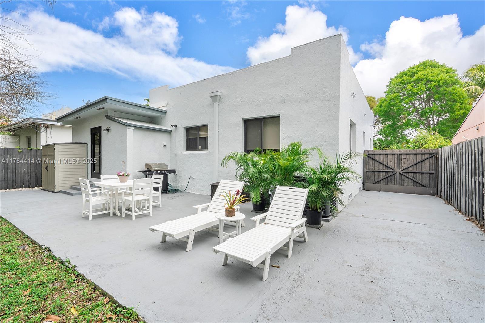 1634 SW 17th St, Miami, Florida image 1