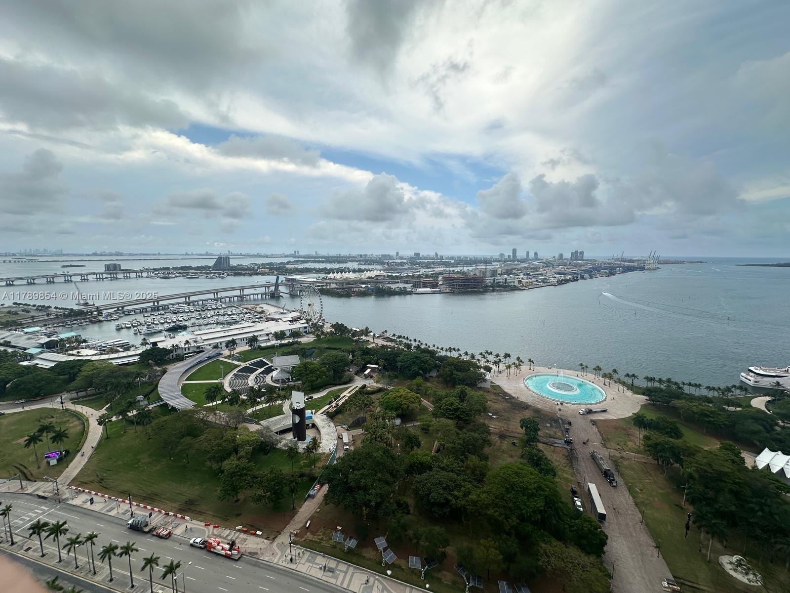 Condo for Sale in Miami, FL