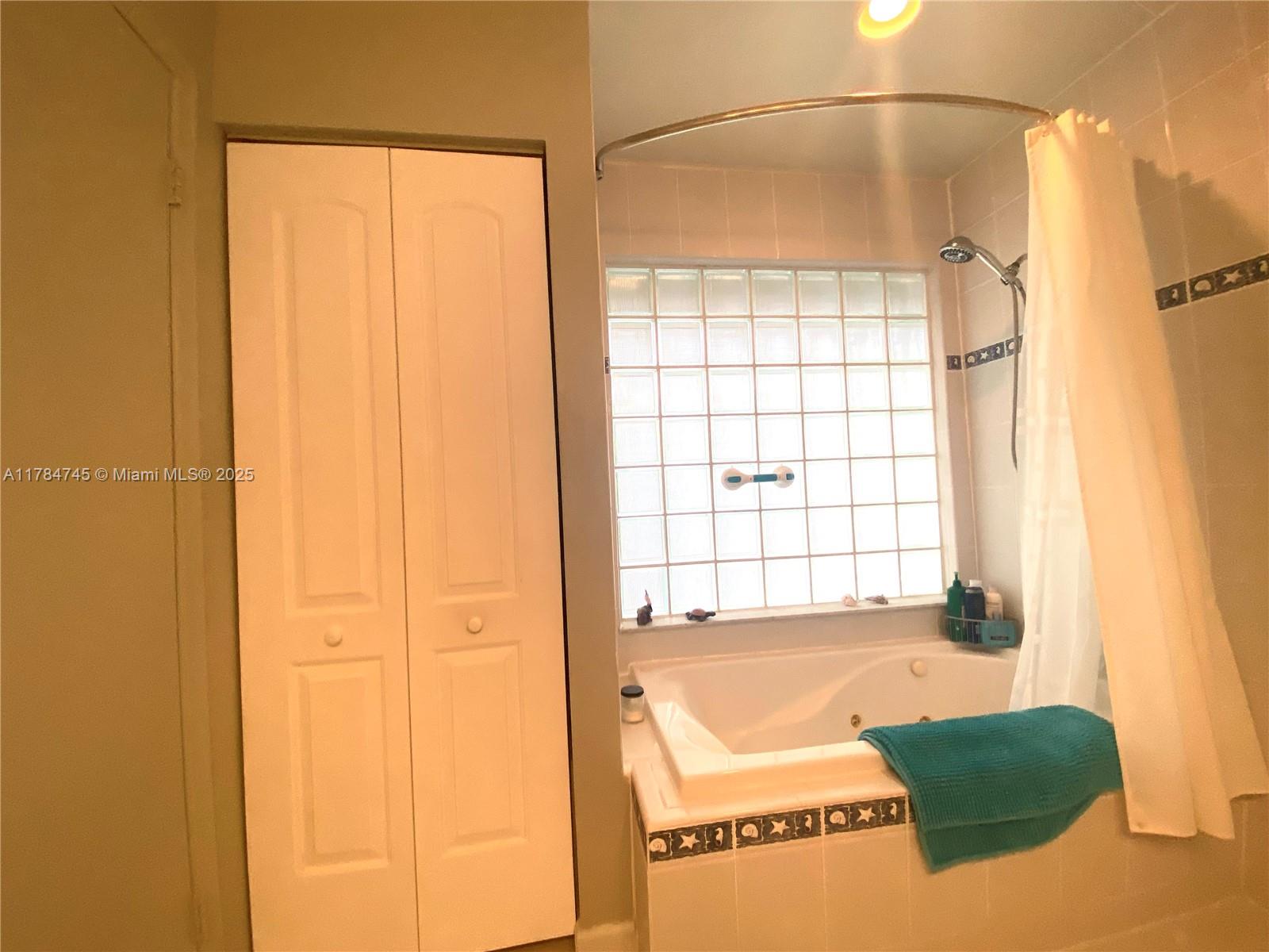 Listing Photo 14