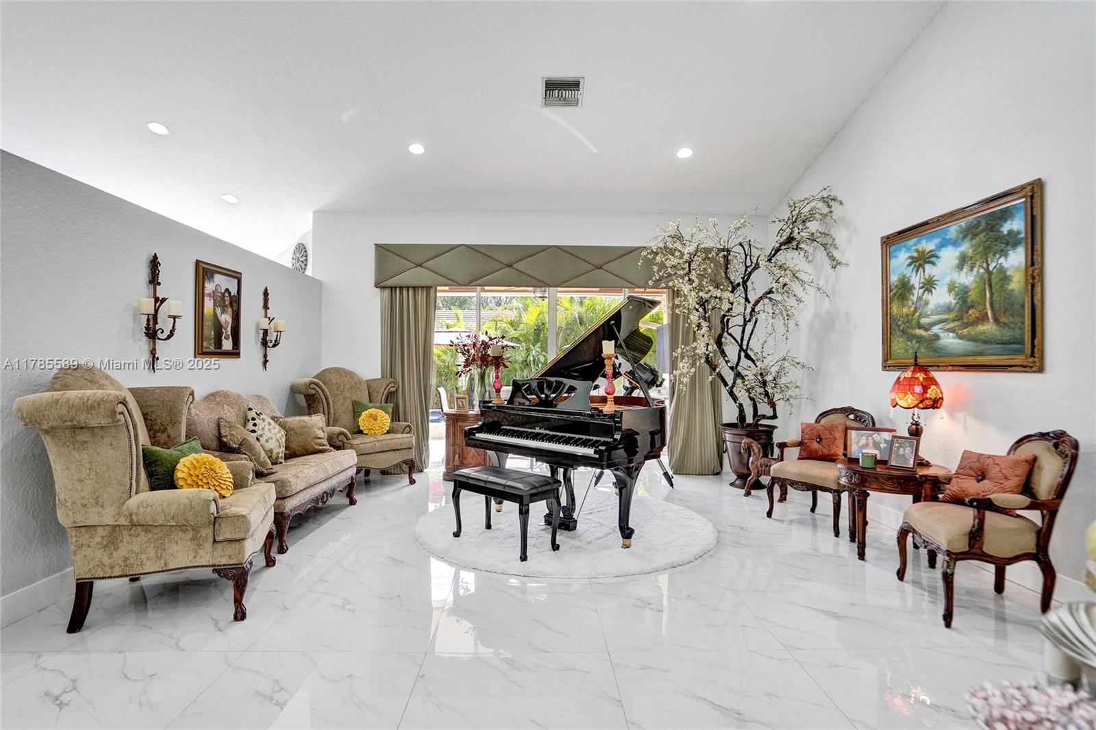 Listing Photo 11