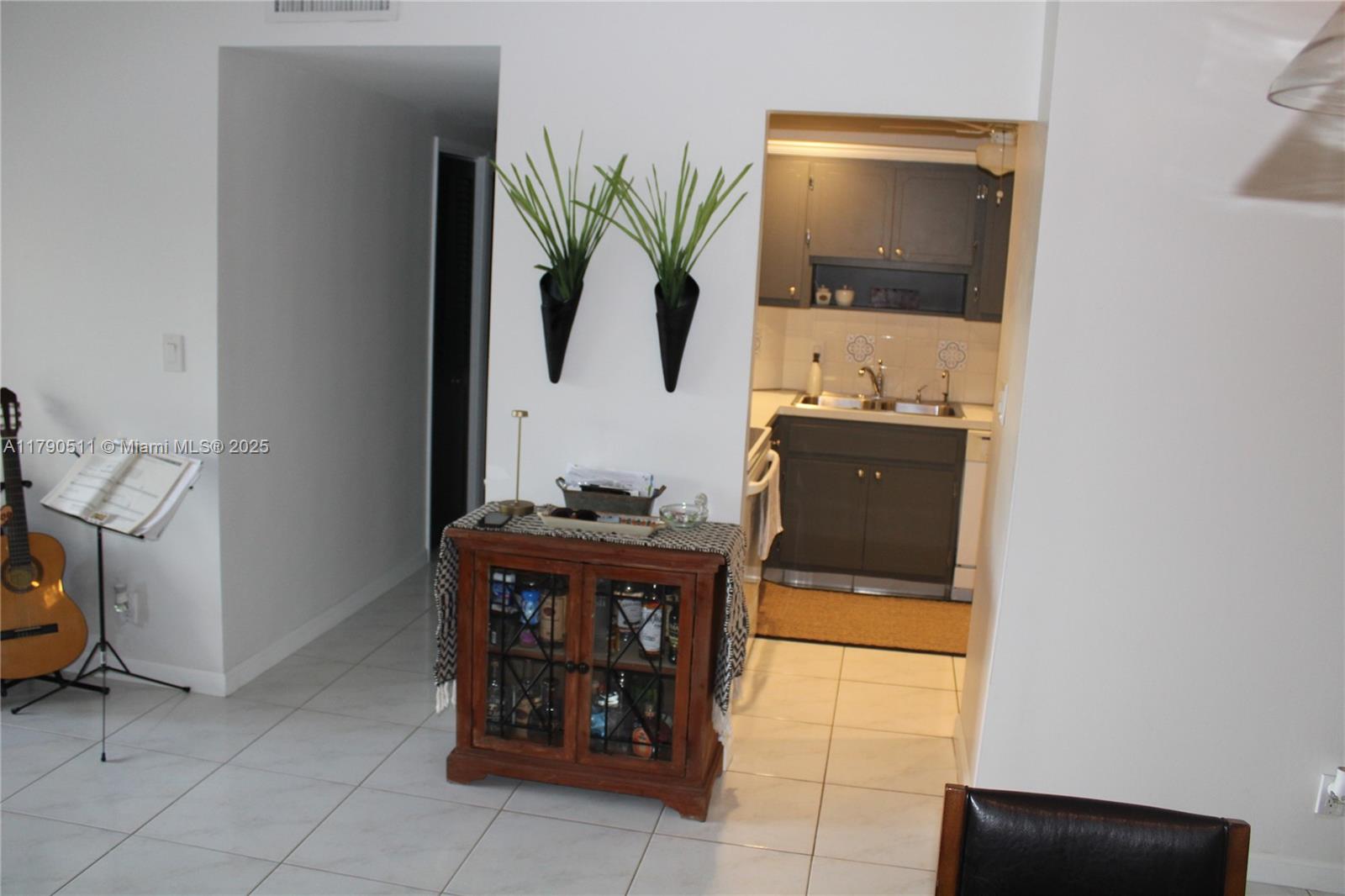 4350 Hillcrest Dr #503, Hollywood, Florida image 14
