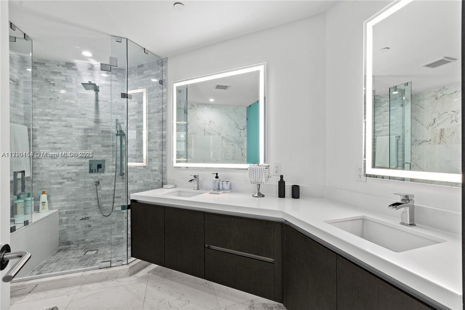 851 NE 1ST Ave #1206, Miami FL 33132