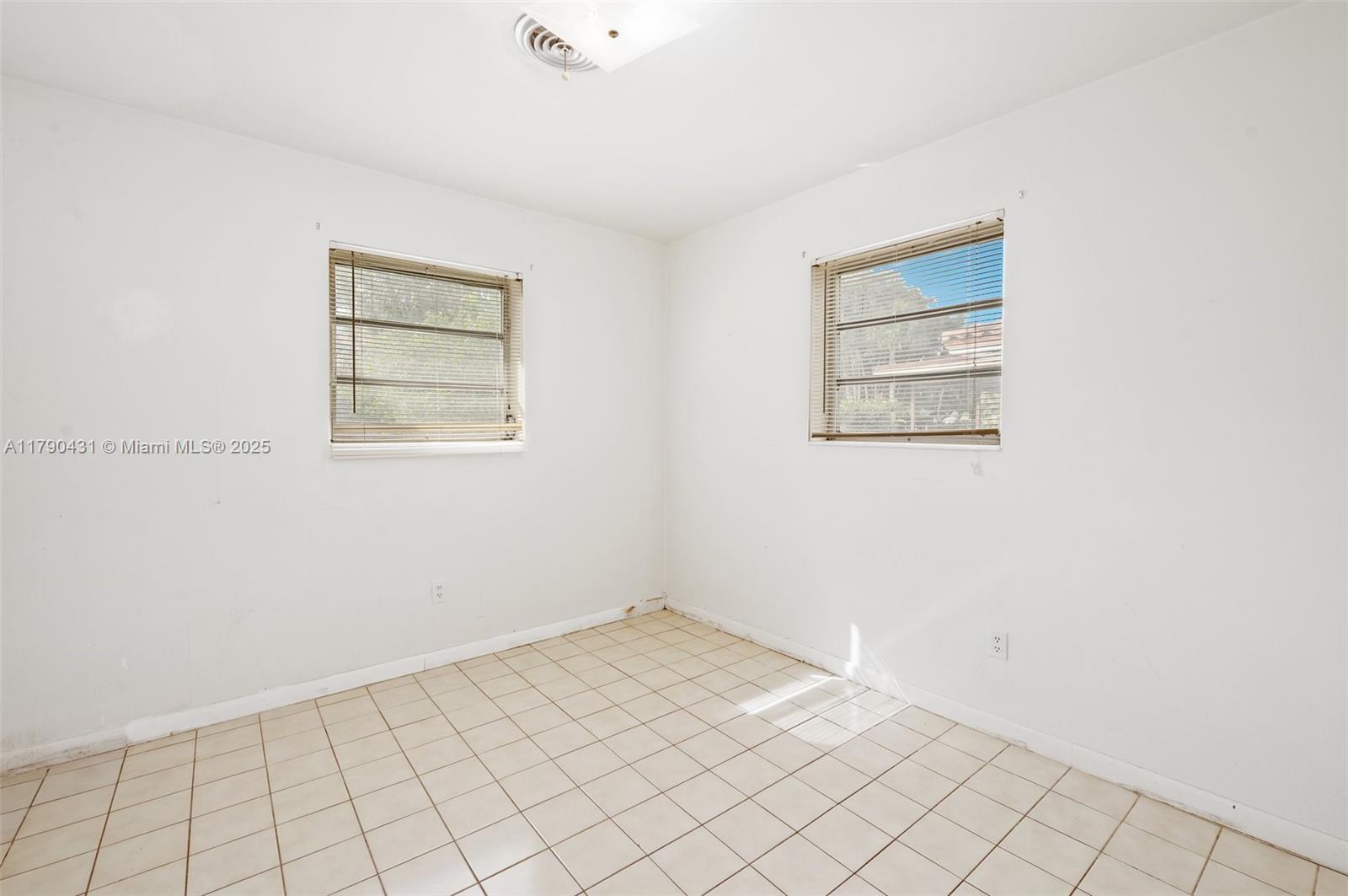 14515 Mahogany Ct, Miami Lakes, Florida image 19