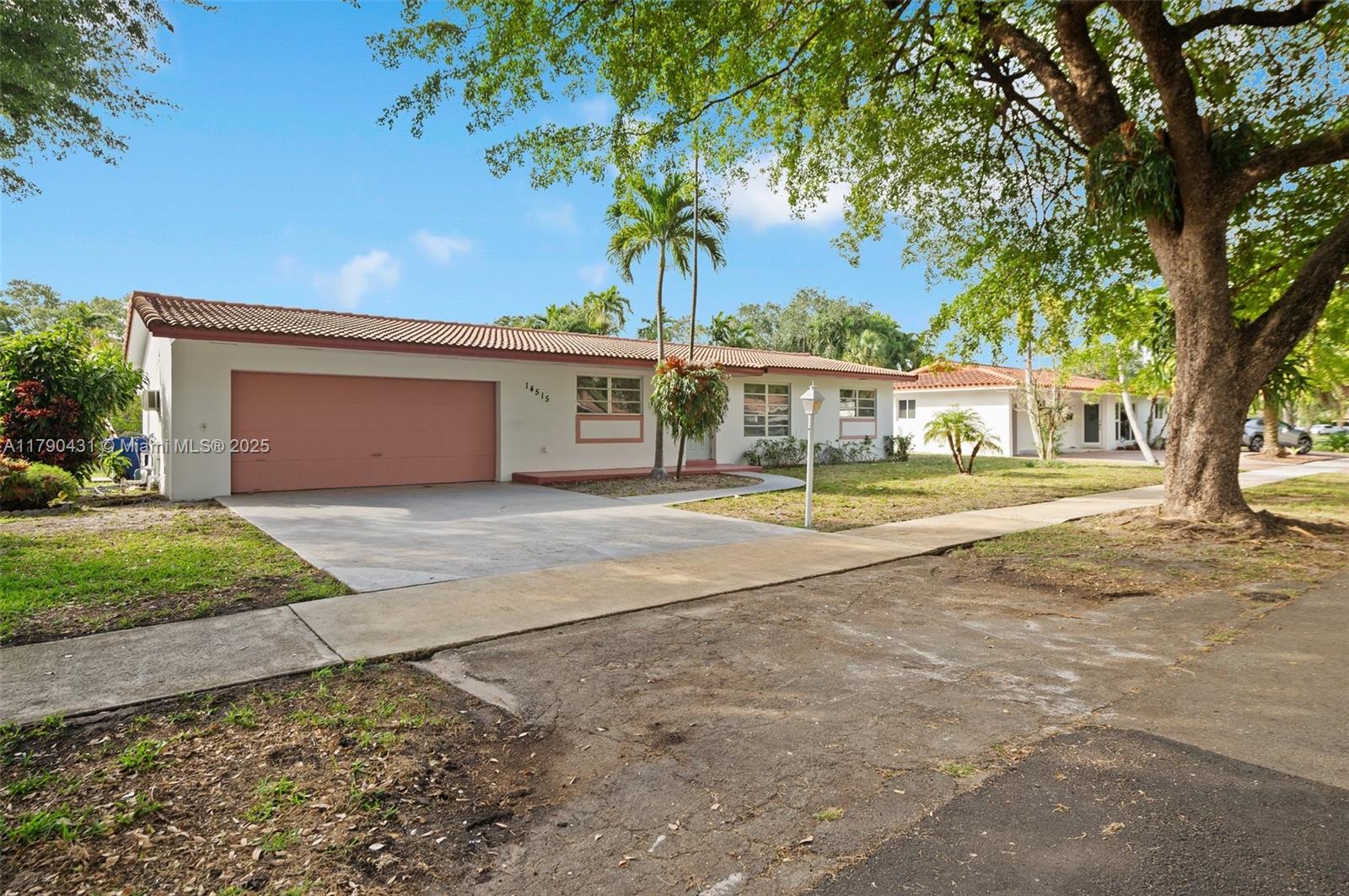 14515 Mahogany Ct, Miami Lakes, Florida image 3