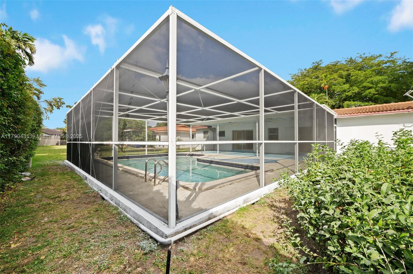 14515 Mahogany Ct, Miami Lakes, Florida image 32