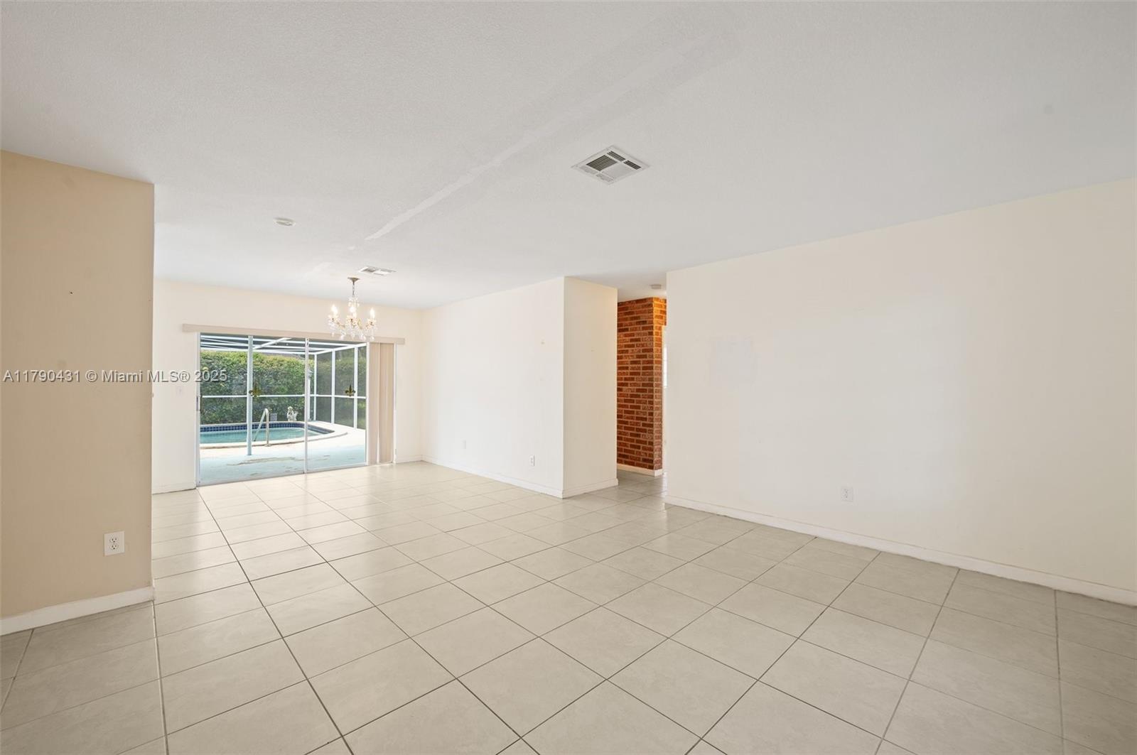 14515 Mahogany Ct, Miami Lakes, Florida image 4