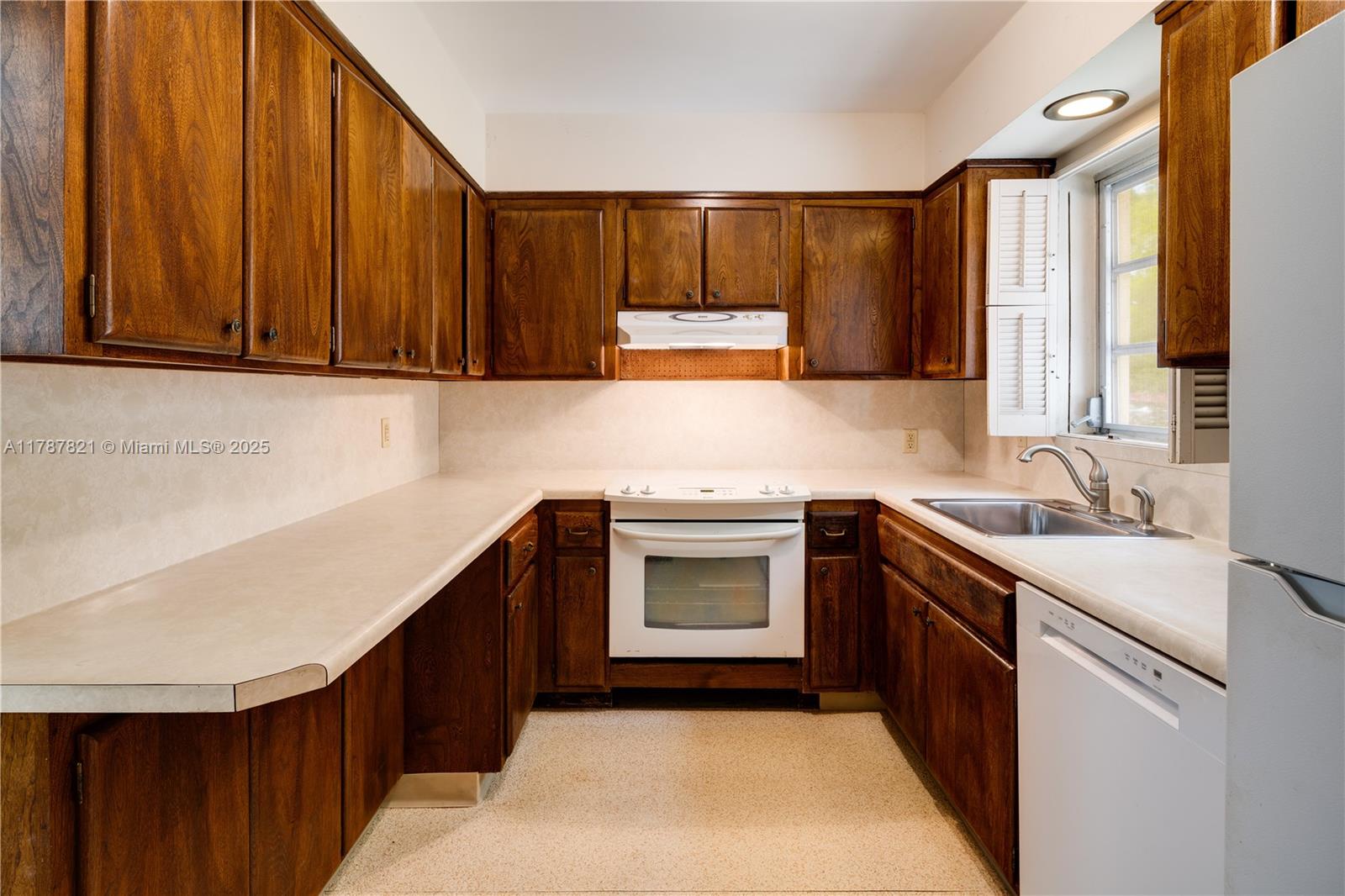747 Palermo Ave, Coral Gables, Florida image 6