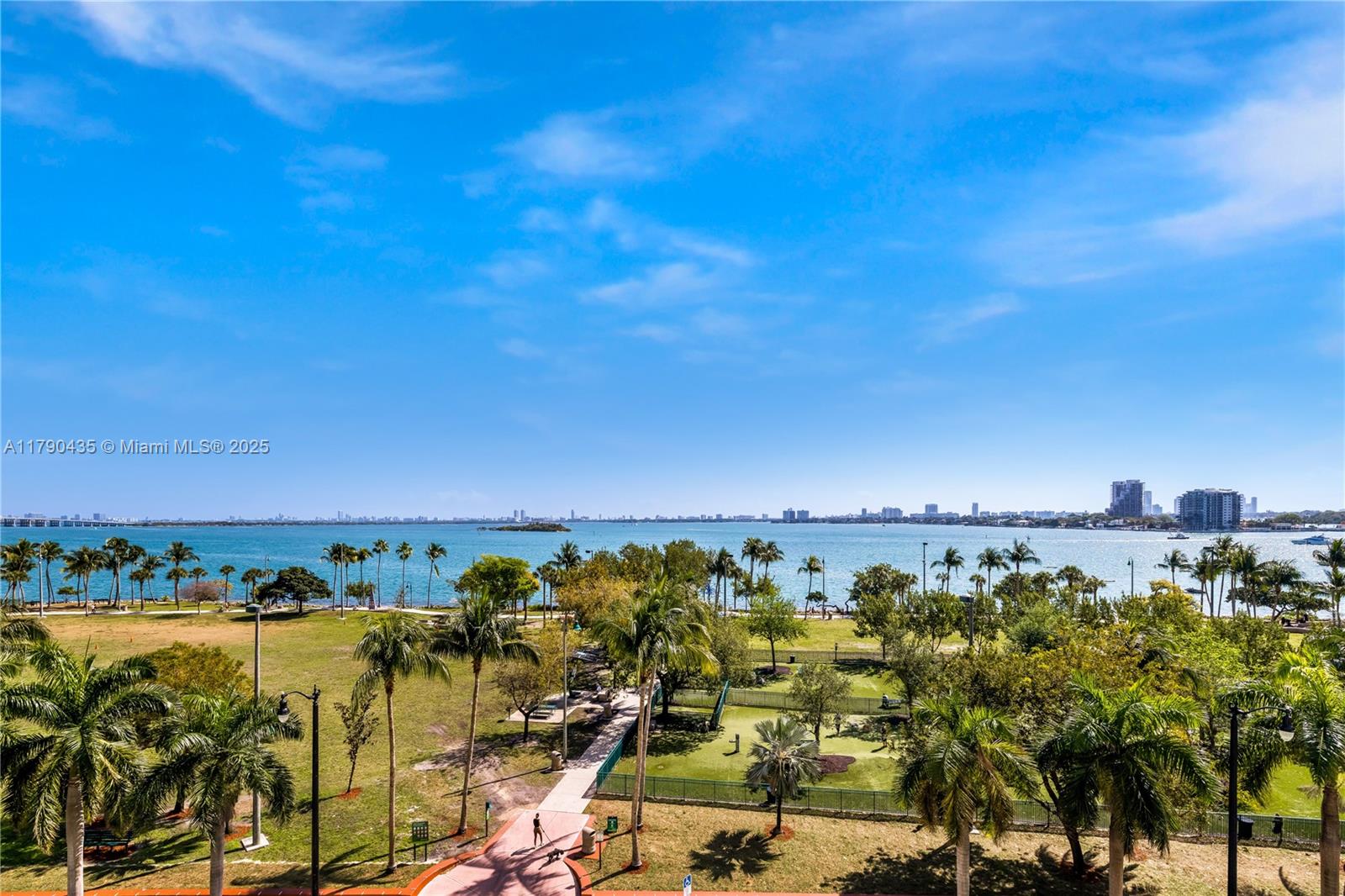 Condo for Sale in Miami, FL