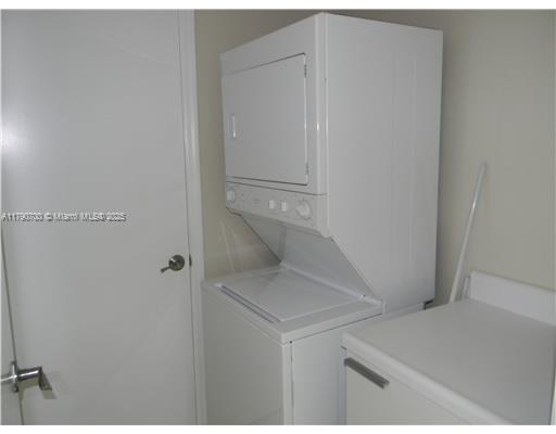 15051 Royal Oaks Ln #2301, North Miami, Florida image 10