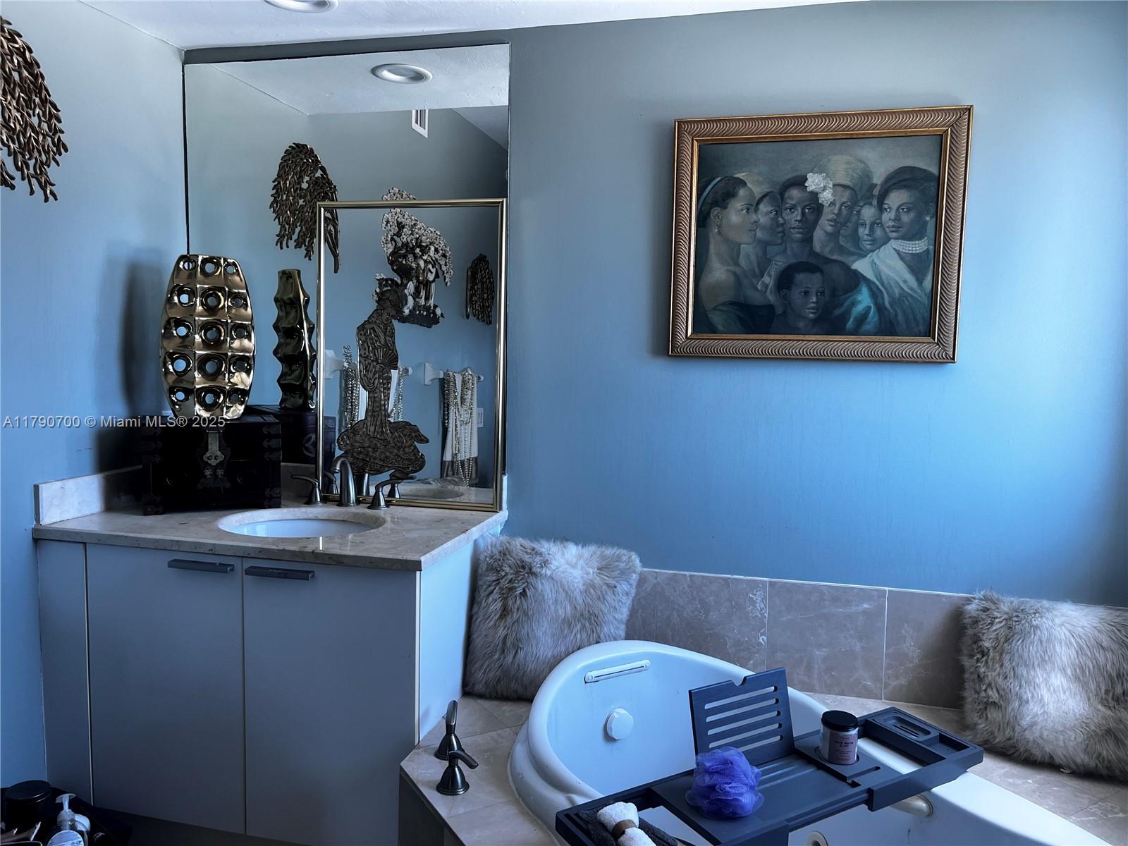15051 Royal Oaks Ln #2301, North Miami, Florida image 12