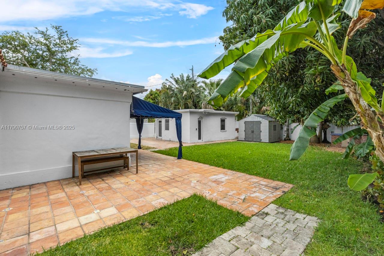 1050 W 47th St, Miami Beach, Florida image 24