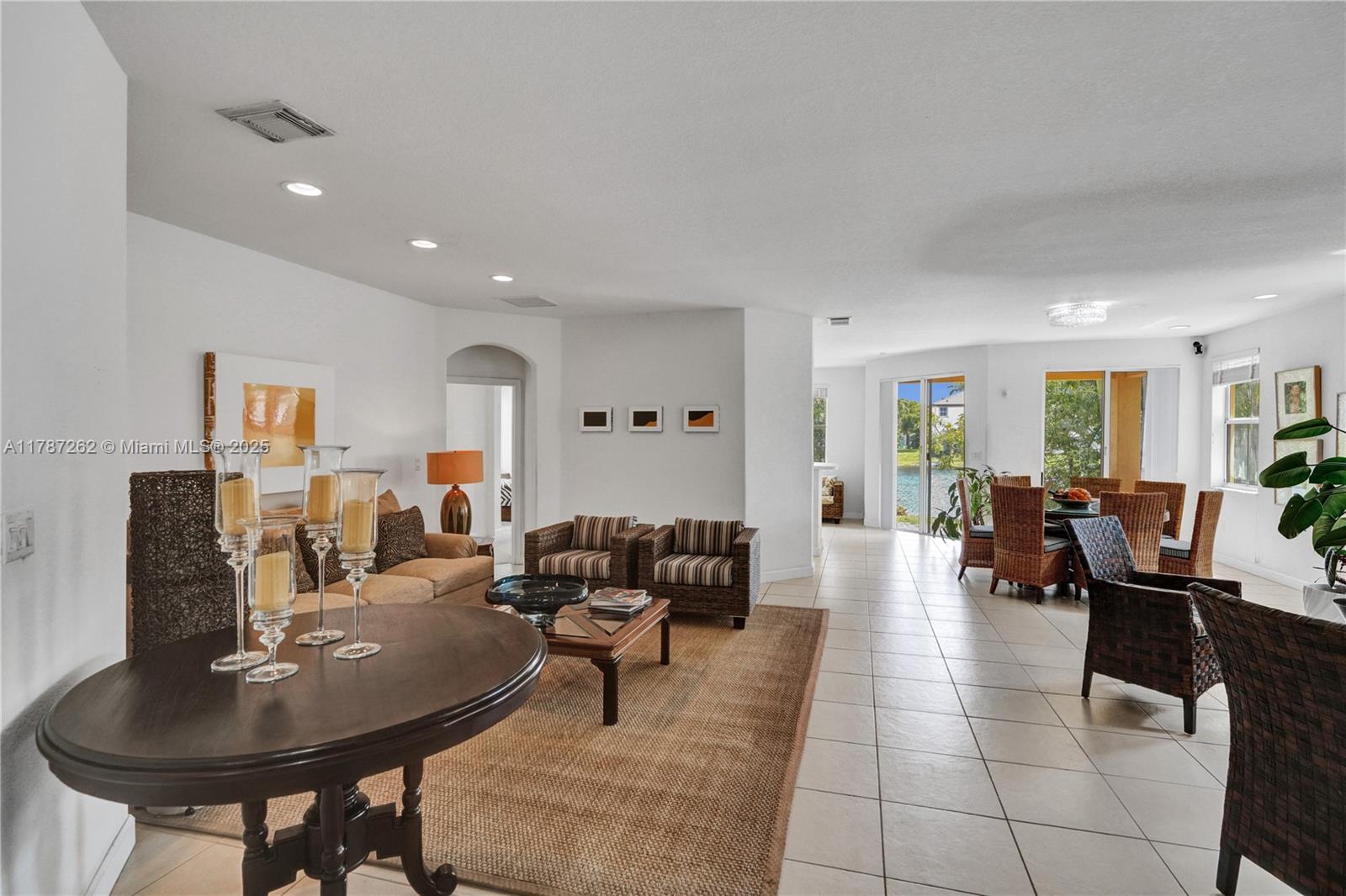 11242 NW 77th Ter, Doral, Florida image 10