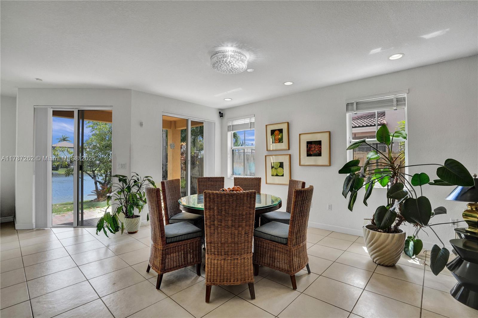 11242 NW 77th Ter, Doral, Florida image 7