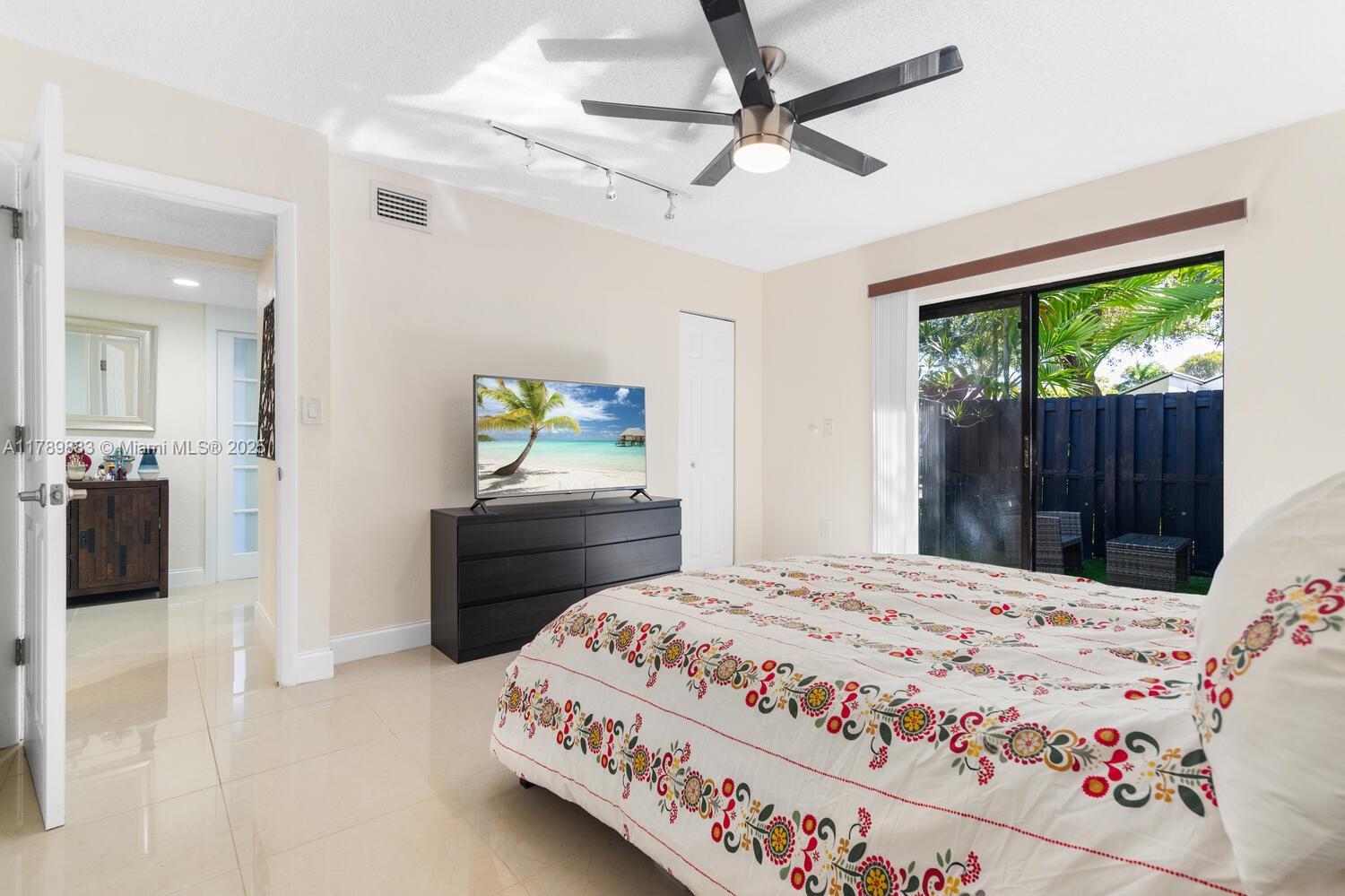 371 Fairway Cir #56, Weston, Florida image 10