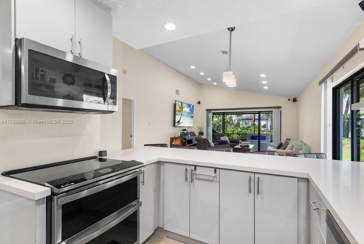 371 Fairway Cir #56, Weston, Florida image 13
