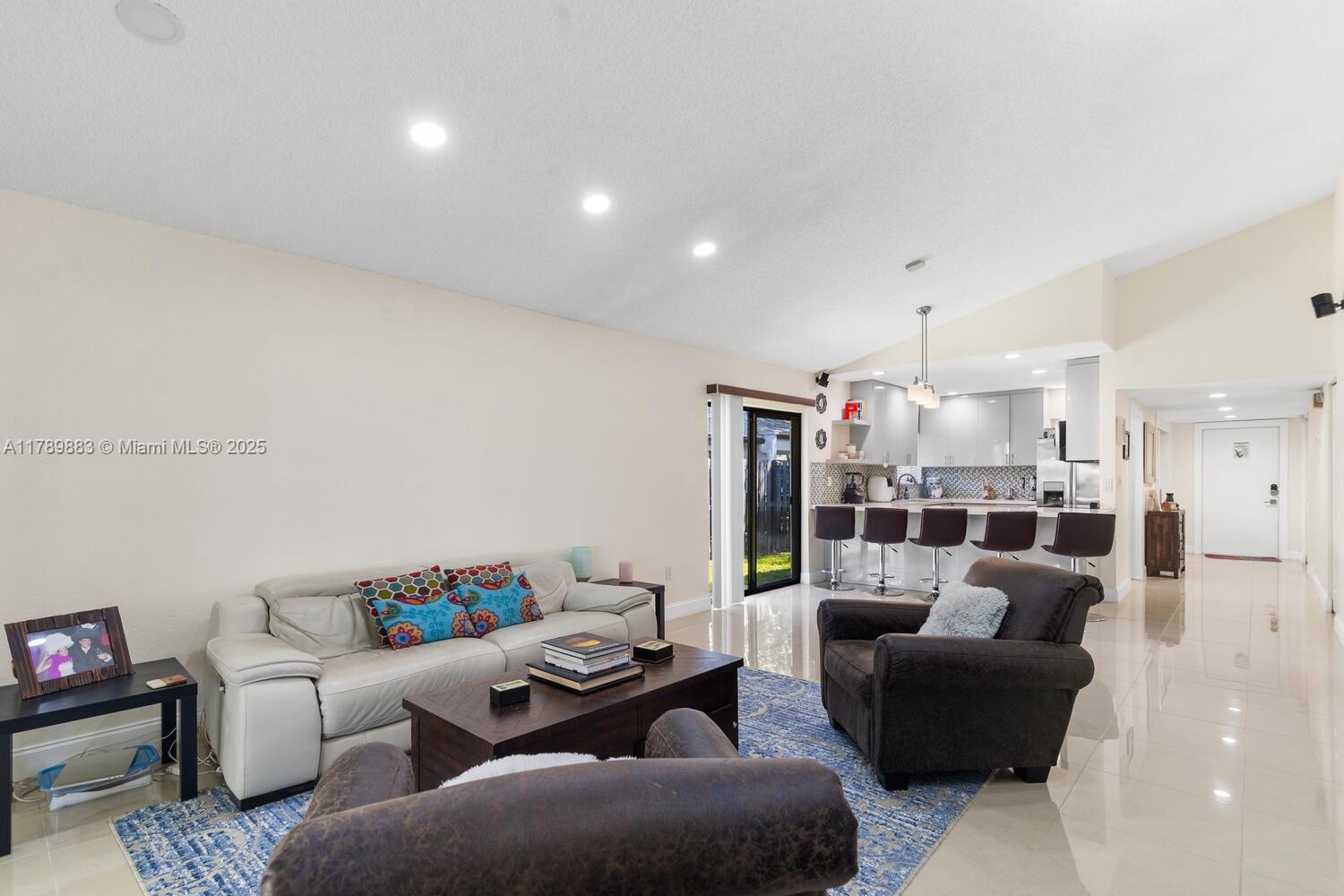 371 Fairway Cir #56, Weston, Florida image 4
