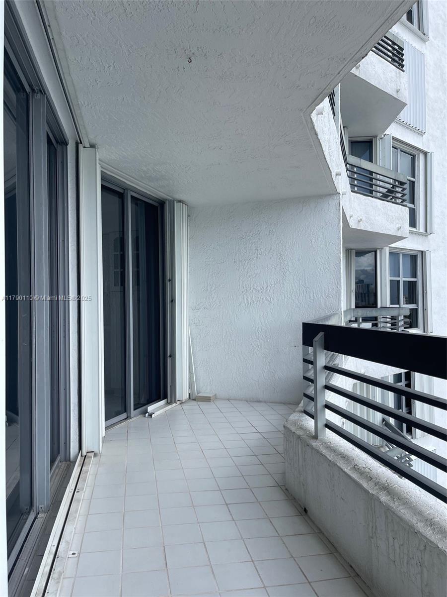 19101 NE 36th Ct #1110, Aventura, Florida image 27