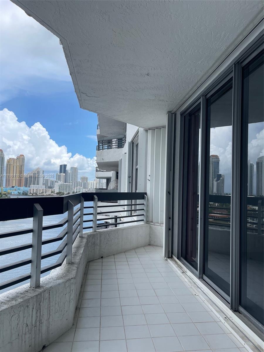 19101 NE 36th Ct #1110, Aventura, Florida image 28