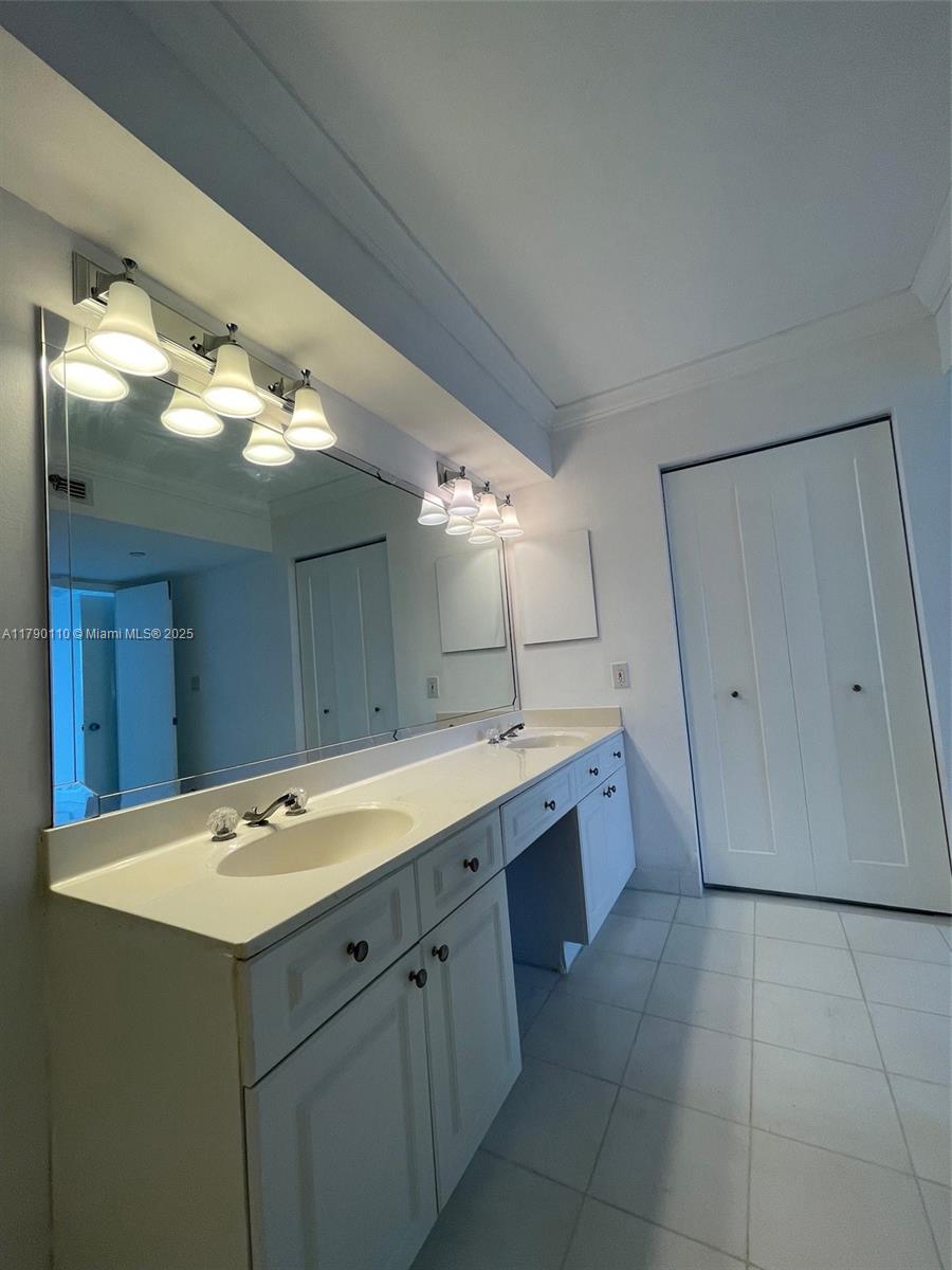 19101 NE 36th Ct #1110, Aventura, Florida image 42